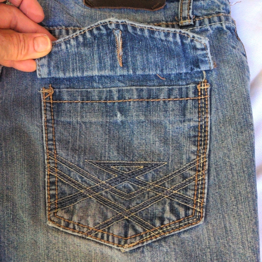 Black Denim Blue Jeans with Some Light Distressing Back Pocket Flap Button Closu - Picture 12 of 12